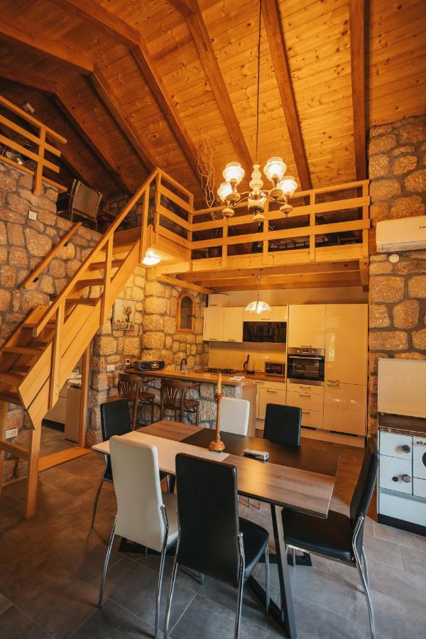 River Huts Zrmanja โอเบรอควาซ ภายนอก รูปภาพ
