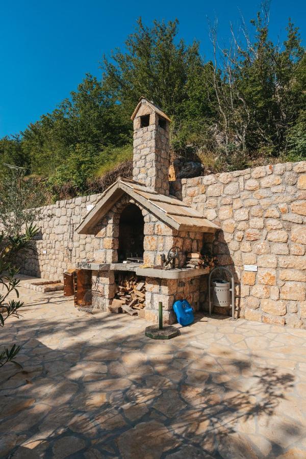 River Huts Zrmanja โอเบรอควาซ ภายนอก รูปภาพ