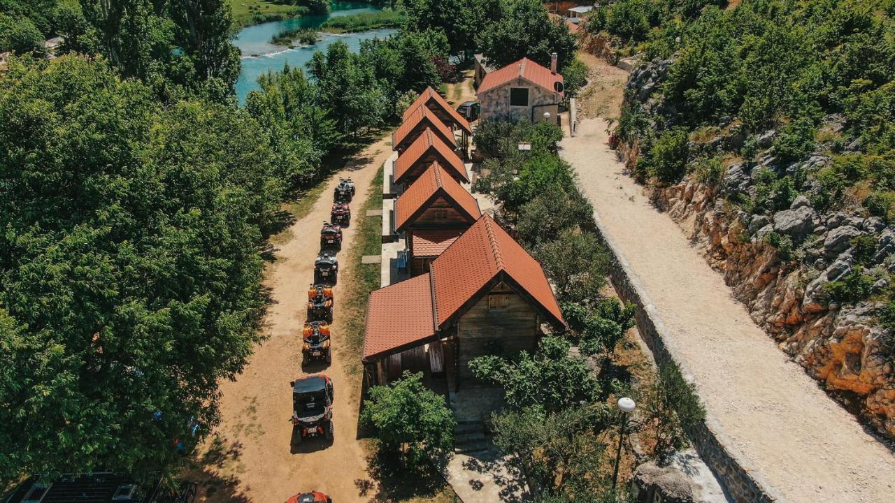 River Huts Zrmanja โอเบรอควาซ ภายนอก รูปภาพ