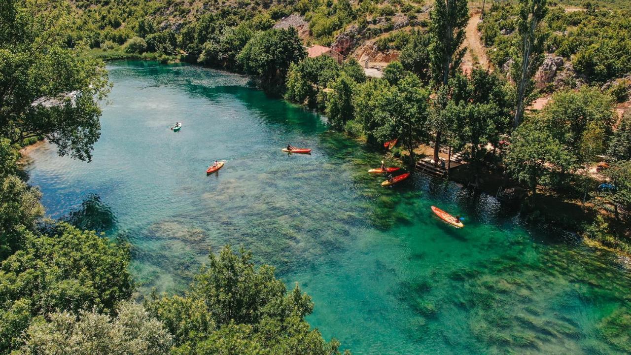 River Huts Zrmanja โอเบรอควาซ ภายนอก รูปภาพ