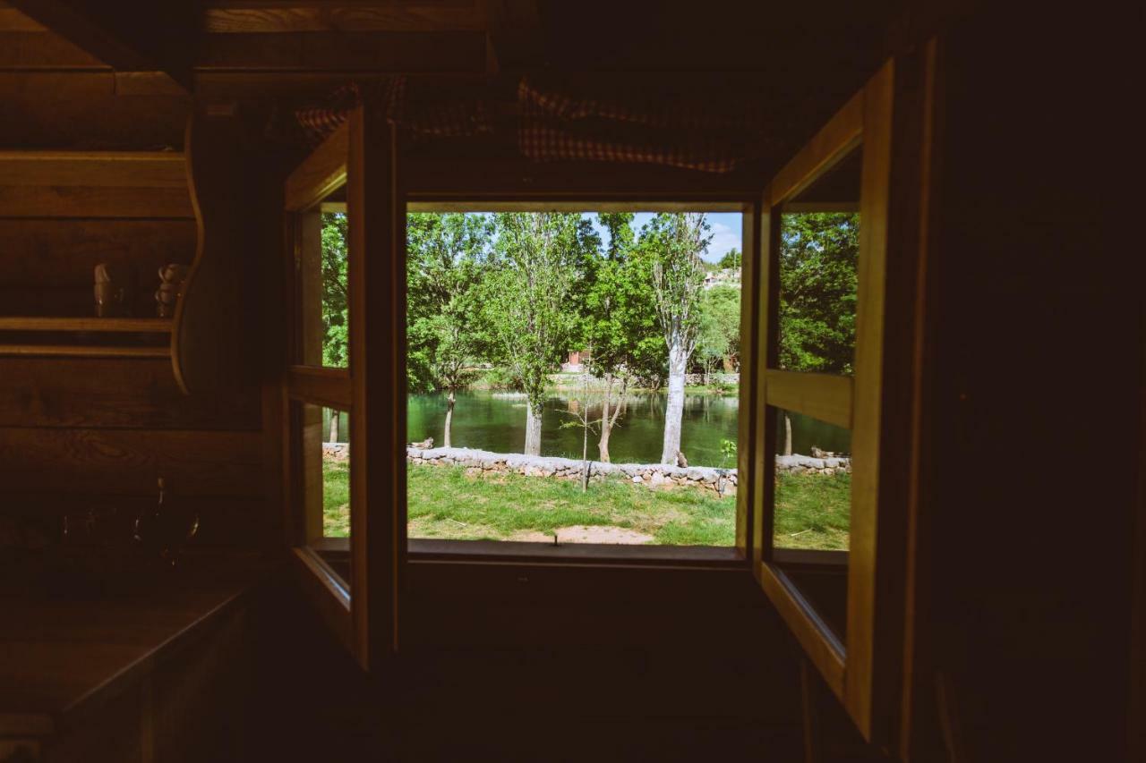 River Huts Zrmanja โอเบรอควาซ ภายนอก รูปภาพ